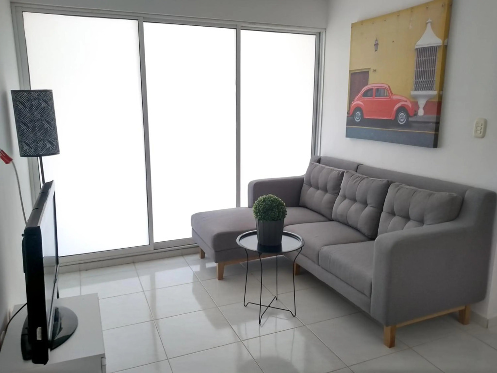 CH2 Comodo apartamento amoblado en condominio RNT 1O8237