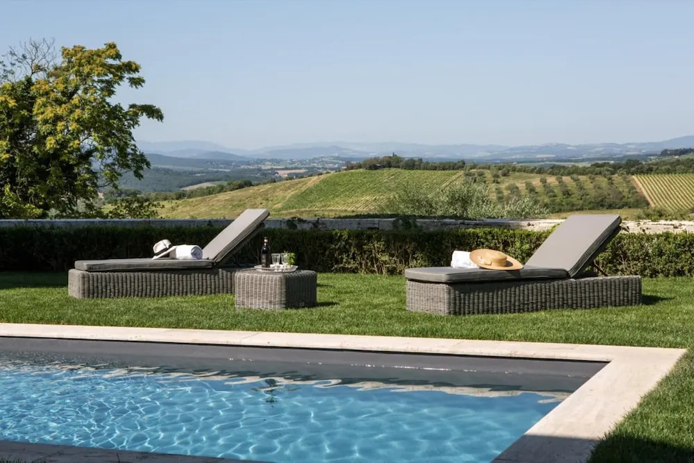 Large Beautiful Villa in Tuscan Hills of Chianti Stunning Gardens and Large Pool