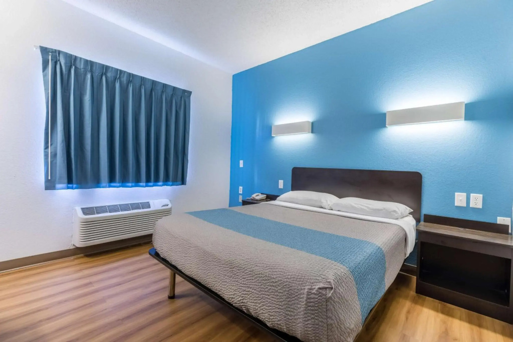 Motel 6-Indianapolis, IN - Southport