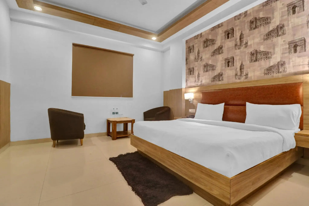 OYO Collection O 82630 Premium Suites