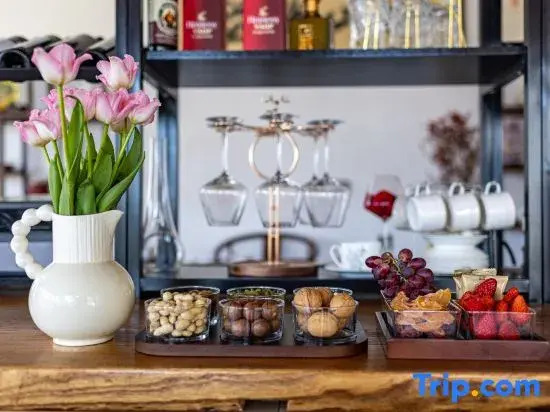 Yishan Banye Homestay (Longqi Wharf Branch)
