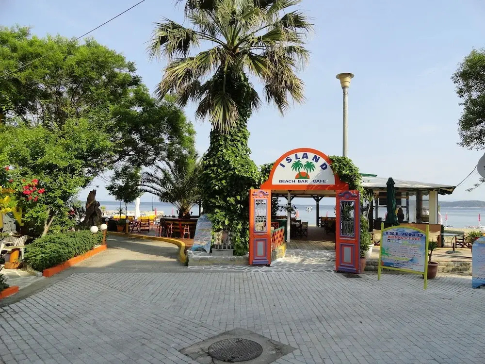 Captain's Beach Boutique Apartments