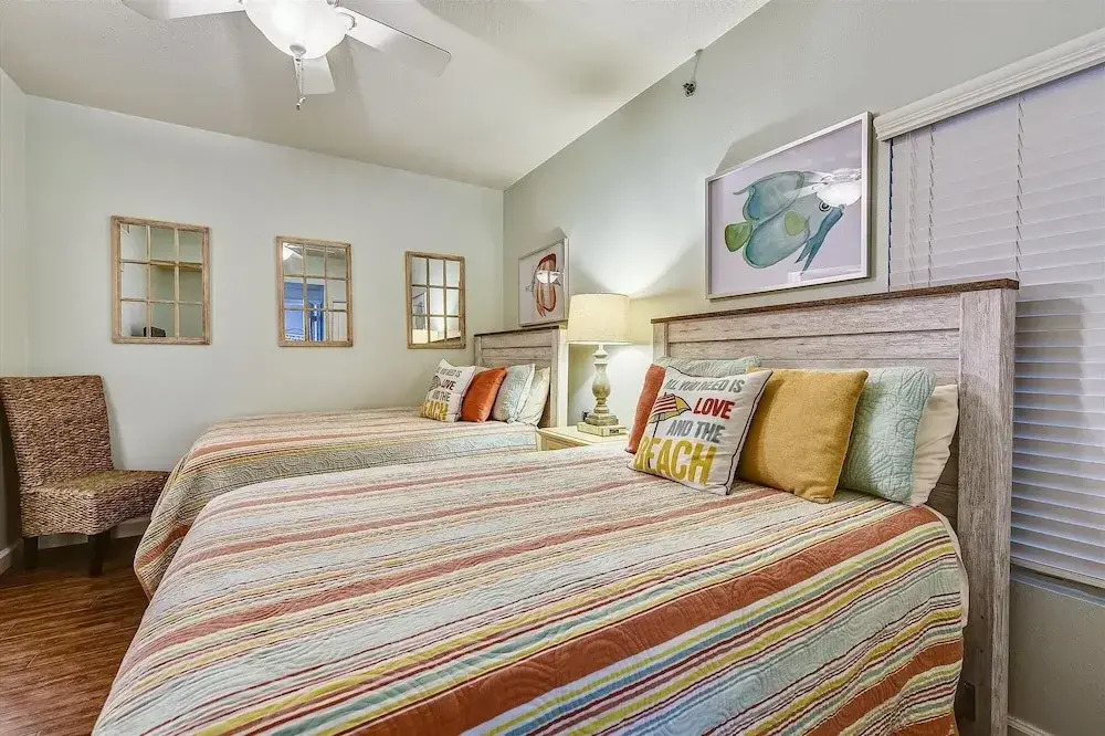 Shores Of Panama 620-sleeps 8, Free Fun! Reserved Parking Space! Updated! 2 Bedroom Condo by RedAwning