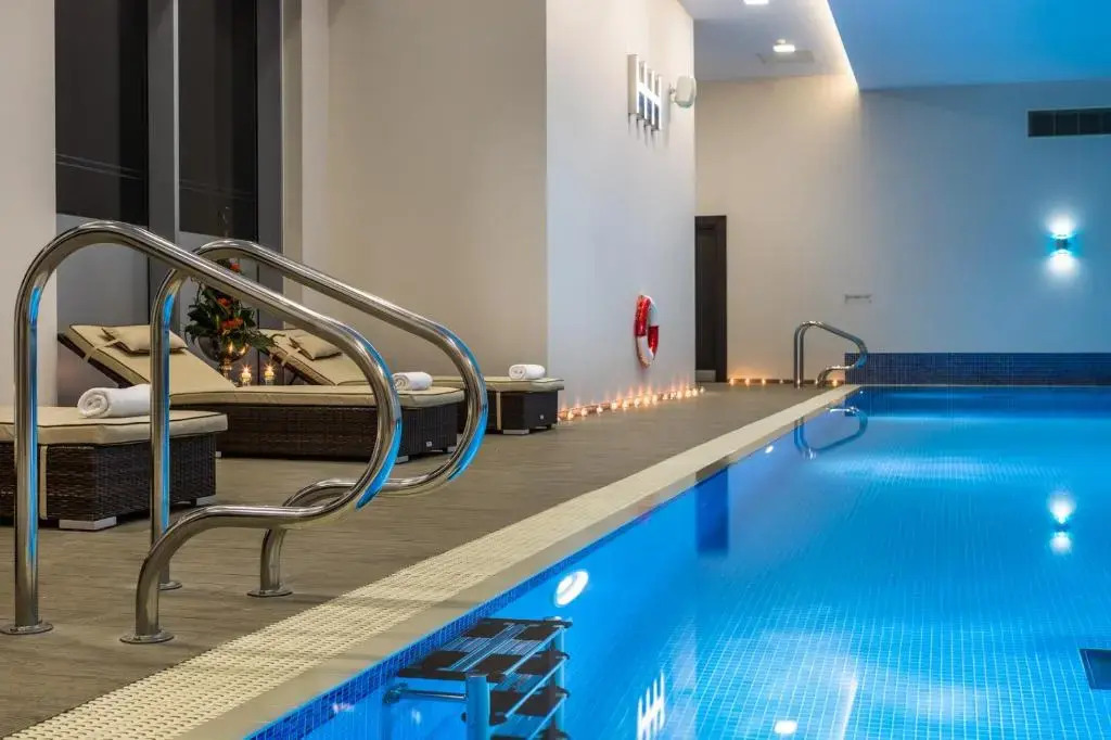Heston Hyde Hotel