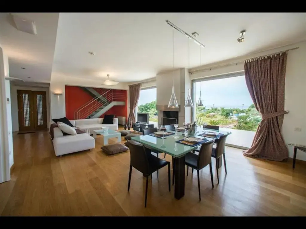Luxury Villa Beachfront 5 Bedrooms 10-12 Persons