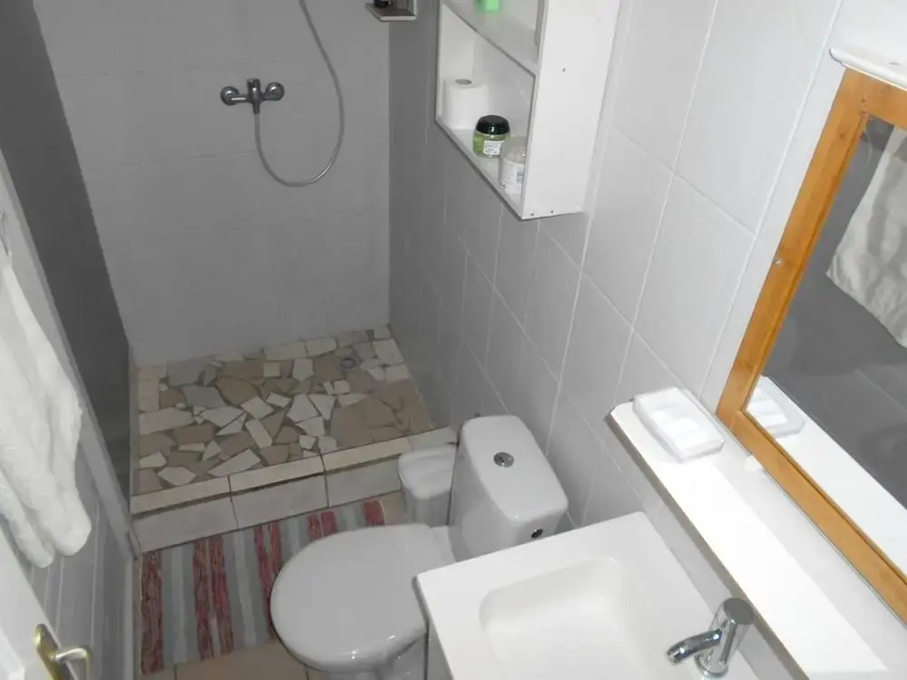 House With 2 Bedrooms in Deshaies, With Enclosed Garden and Wifi - 400