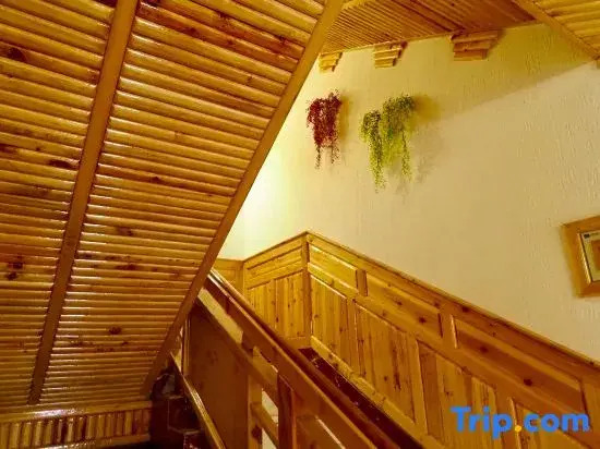 Jinuo Shanzhuang Hostel