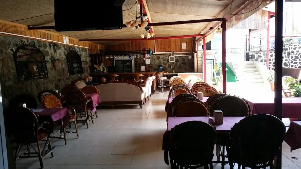 Özlem  1 Apart