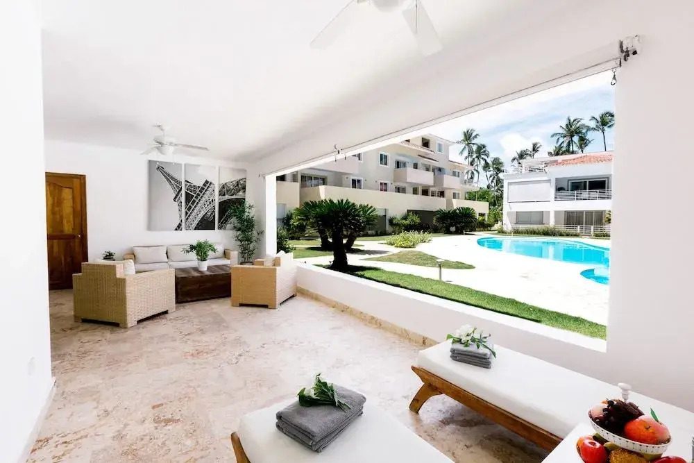 Las Terrazas VIP Pool Beach Club & Spa