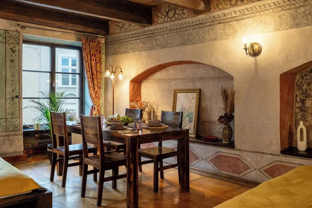 500 Year House - Kraków Old Town - Historic Apartments by Staymoovers
