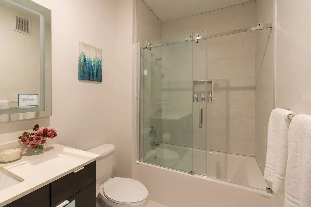 Landing Incredible 2BD Clubhouse Pool
