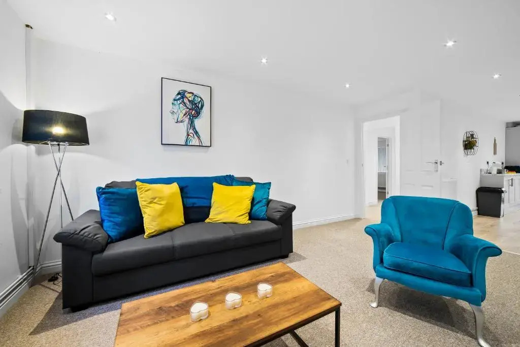 Village Hideaway 2 Bedroom Apartment North Cardiff