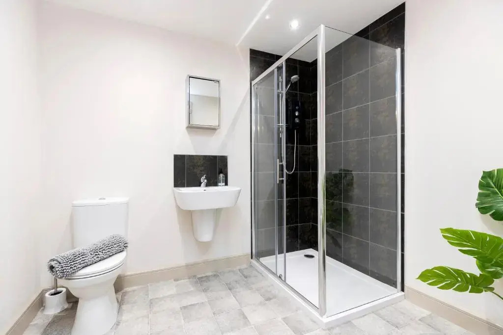 Avery House 2 - Two Bedroom with Outdoor Terrace by BPNE