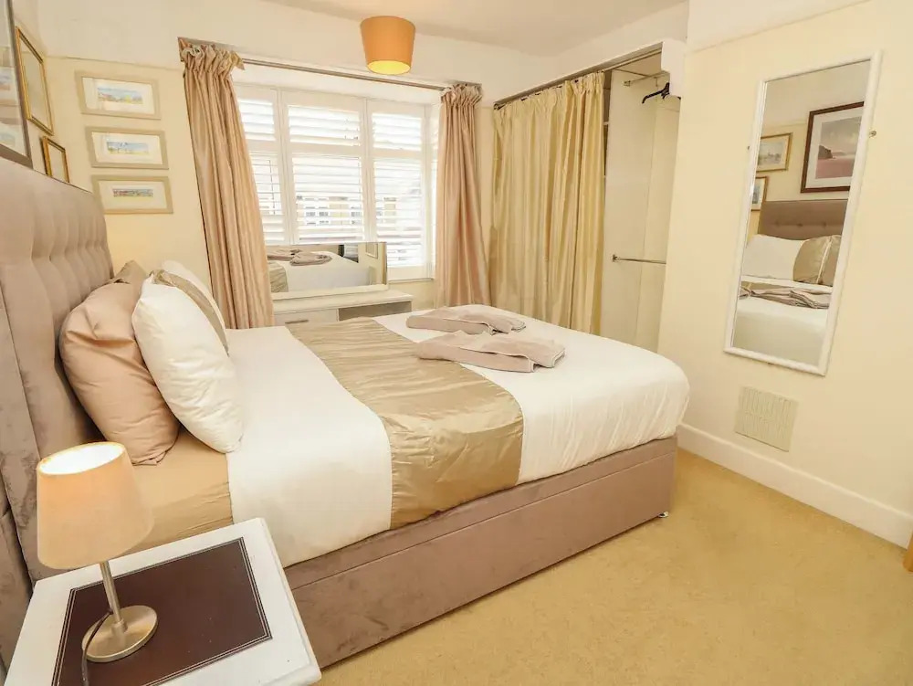 32 Cranleigh Close