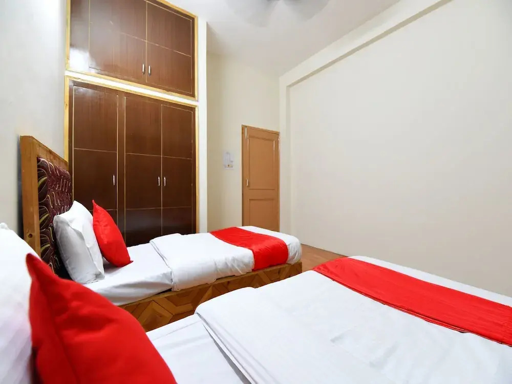 OYO 14223 Home Deluxe 2BHK Near Kullu Airport