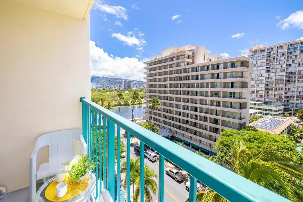 Beautiful Studio in the Aloha Surf in Waikiki with City Views - 8th Floor - WiFi