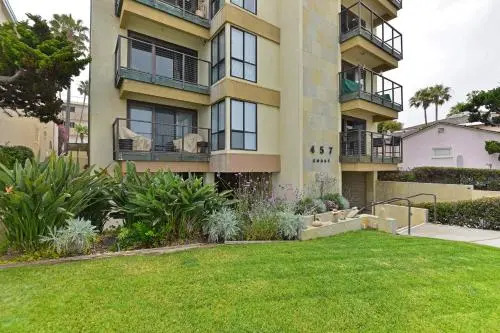 #503 - Charming la Jolla Village Condo W/Endless Ocean Views Two-Bedroom Apartment