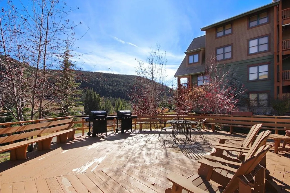 2609 Tenderfoot Lodge