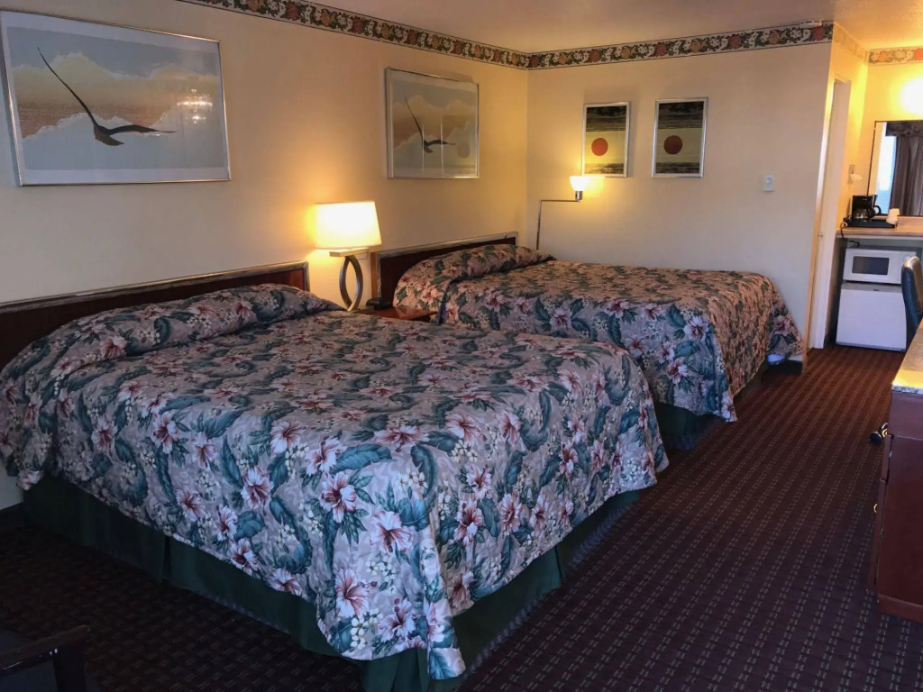 Riviera Inn