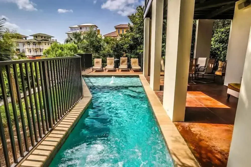 Dream Weaver 5 Bedroom Holiday Home by Five Star Properties
