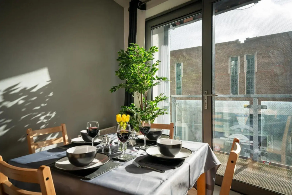 Ashleigh 2 Bed Apartment in the Heart of Watford