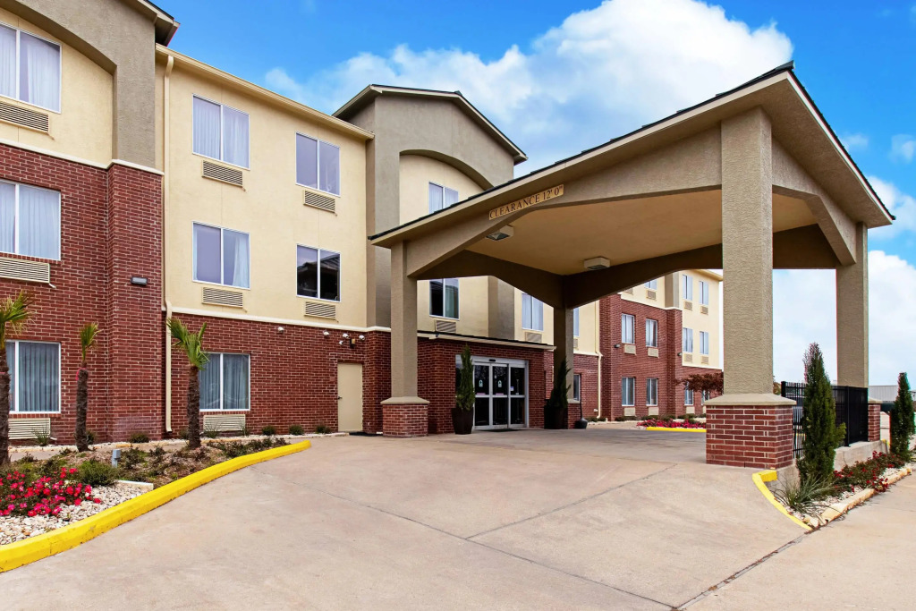 Comfort Inn & Suites Fredericksburg