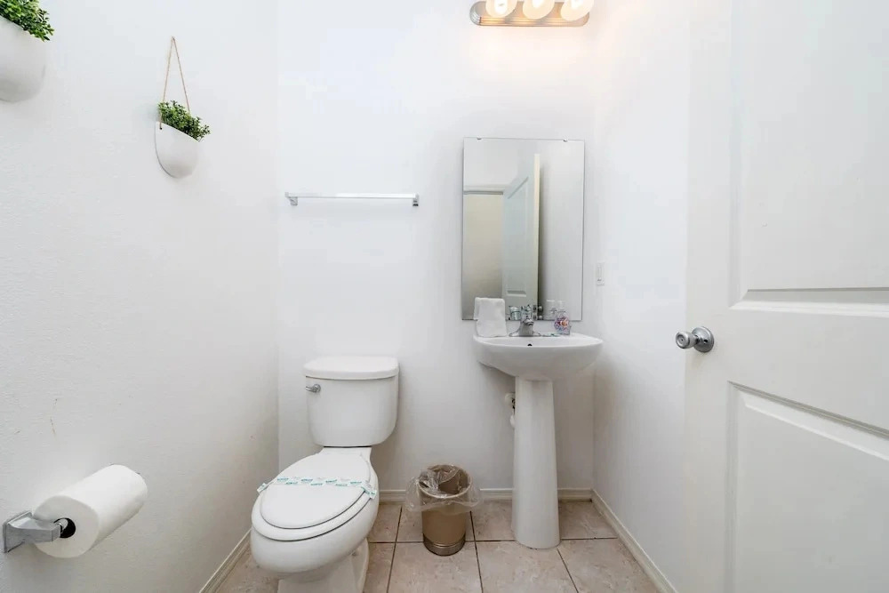 Lakeview 7BR Getaway Pool Great Location