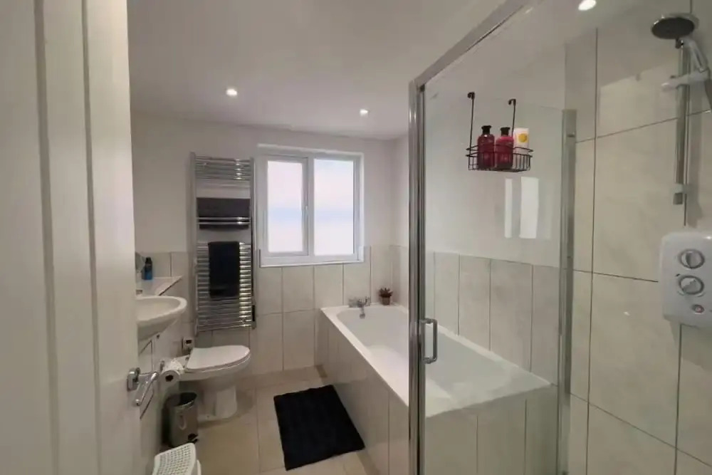Apartmentsleeps8-wifi-famillyfriendly-citycentre