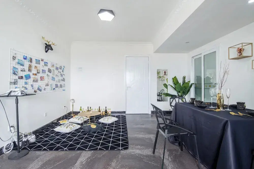 Yihui Apartment