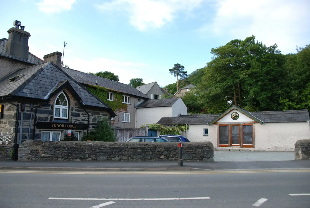 Tudor Lodge