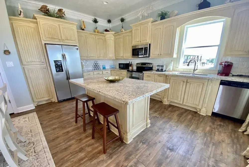 Knot Flying 3 Bedroom Home