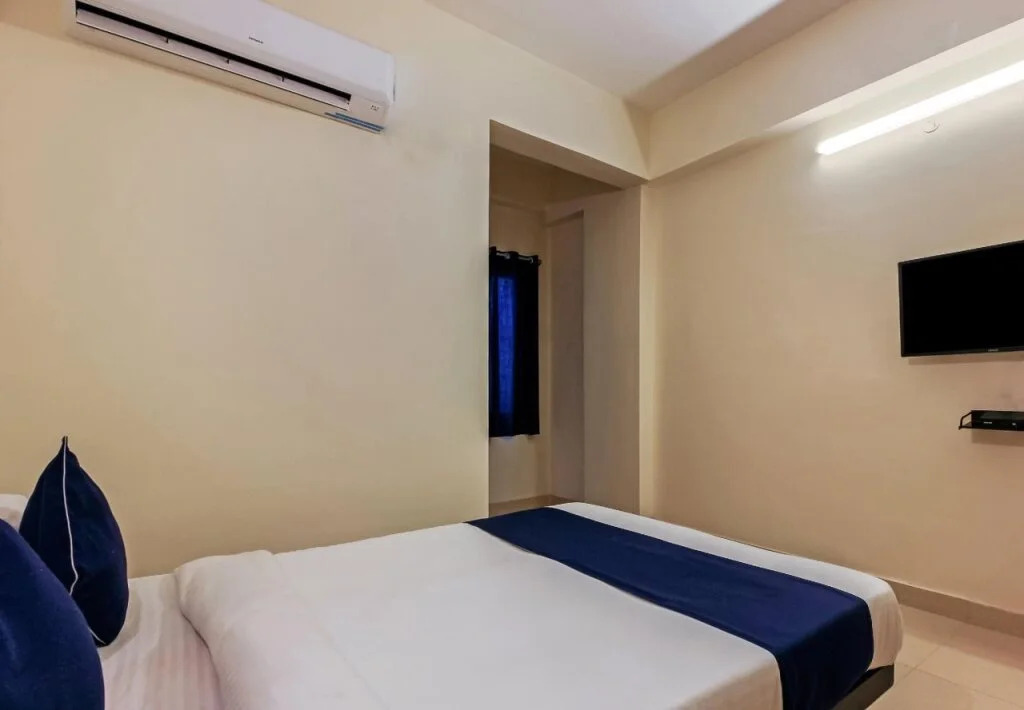 OYO 24039 SilverKey PadmaSri Gachibowli