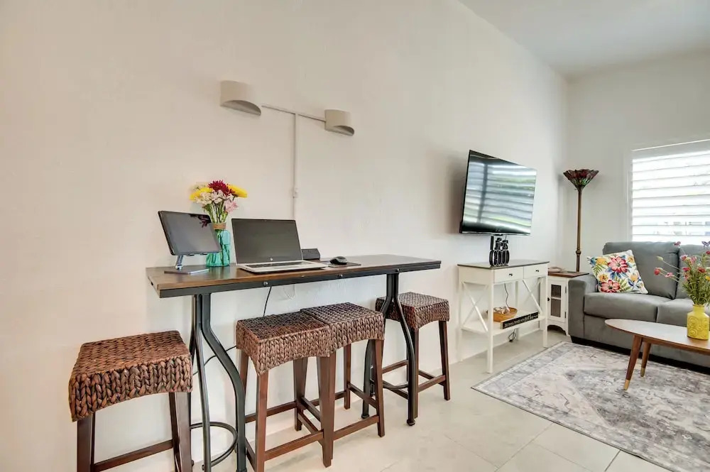 Walk to Beach: Dog-friendly Gem in Cocoa Beach!