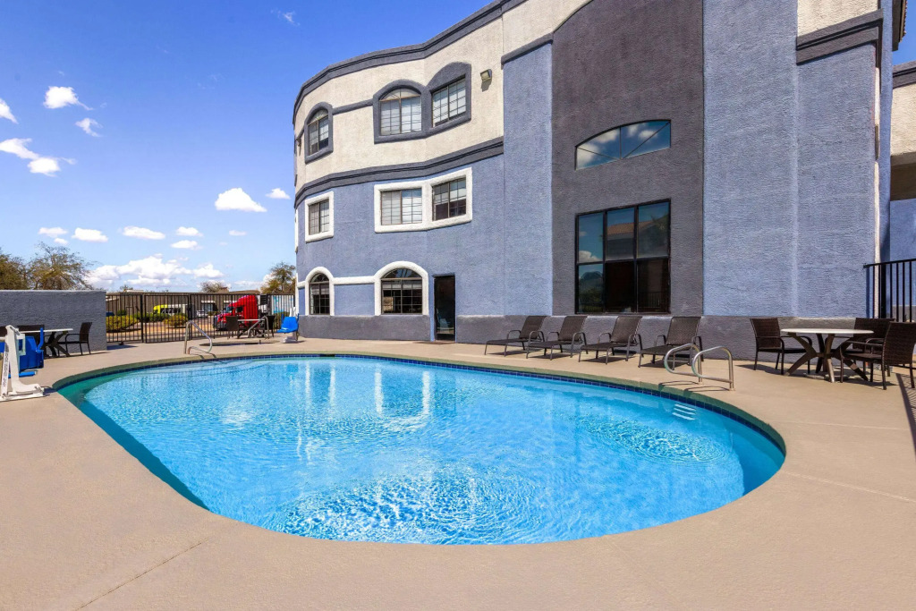 Days Inn & Suites by Wyndham Tucson/Marana
