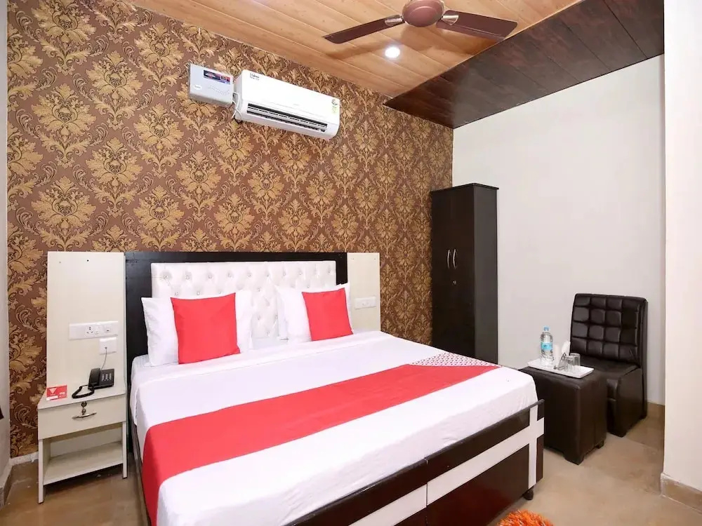 The Sitara Hotel By OYO Rooms