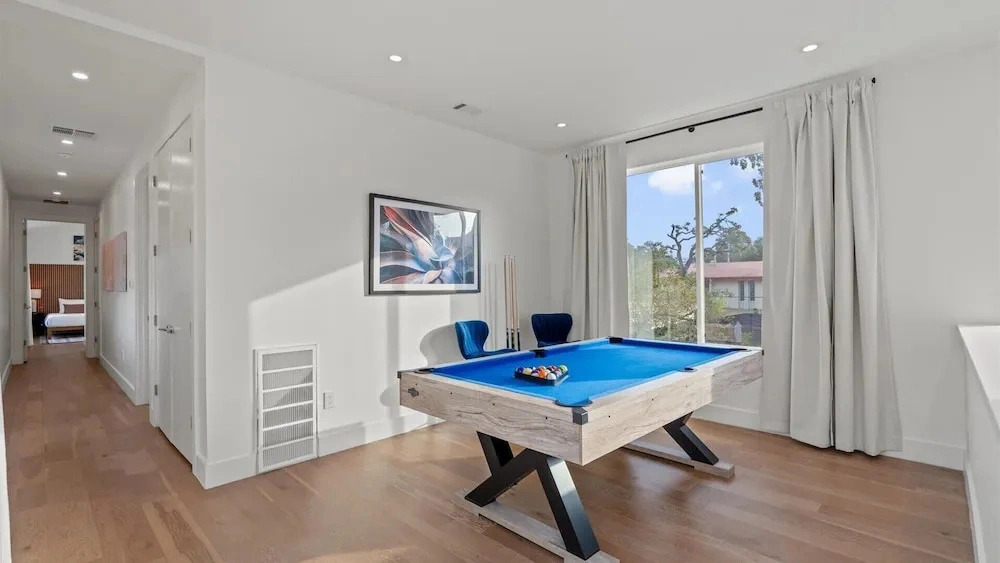 Luxury Group Retreat - Pool, Hot Tub, EV Charger