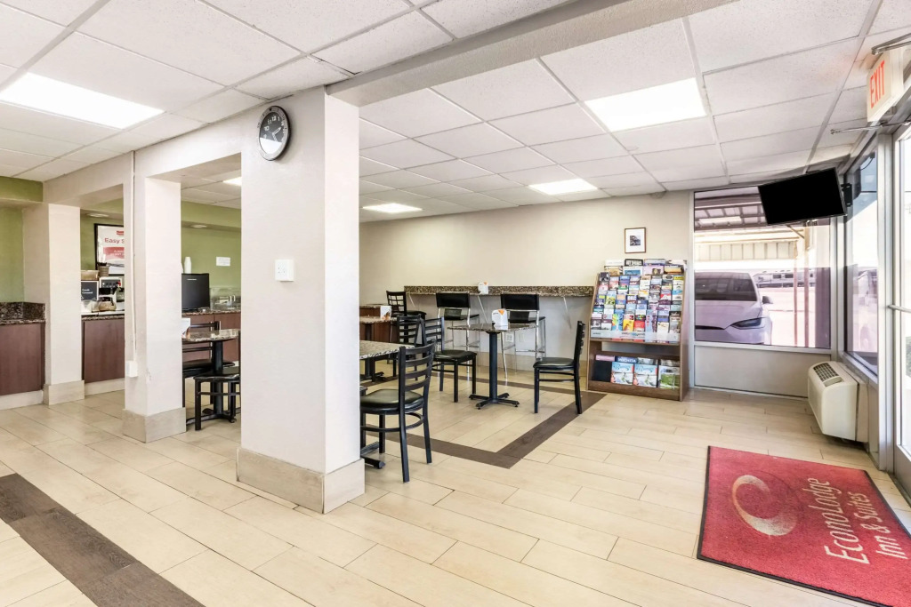 Econo Lodge Inn & Suites Near Bricktown