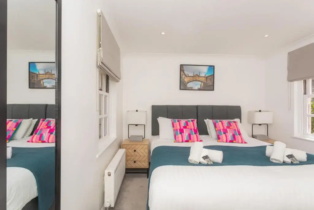 Crescent Mews