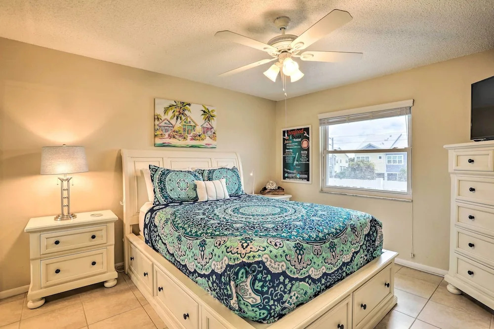 Sea La Vie: Sunny Indian Rocks Beach Condo!