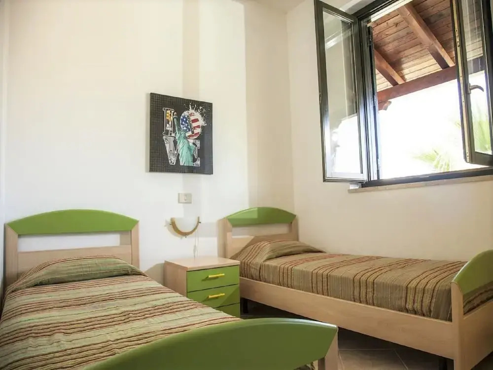 Spacious Aparyment in Campofelice di Roccella with Pool