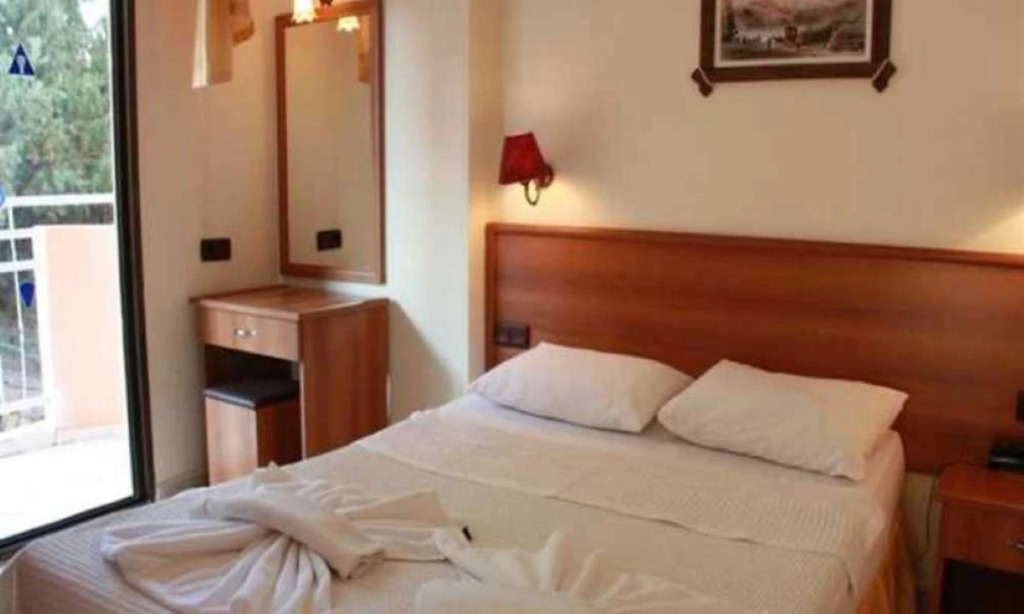 Mutlu Hotel