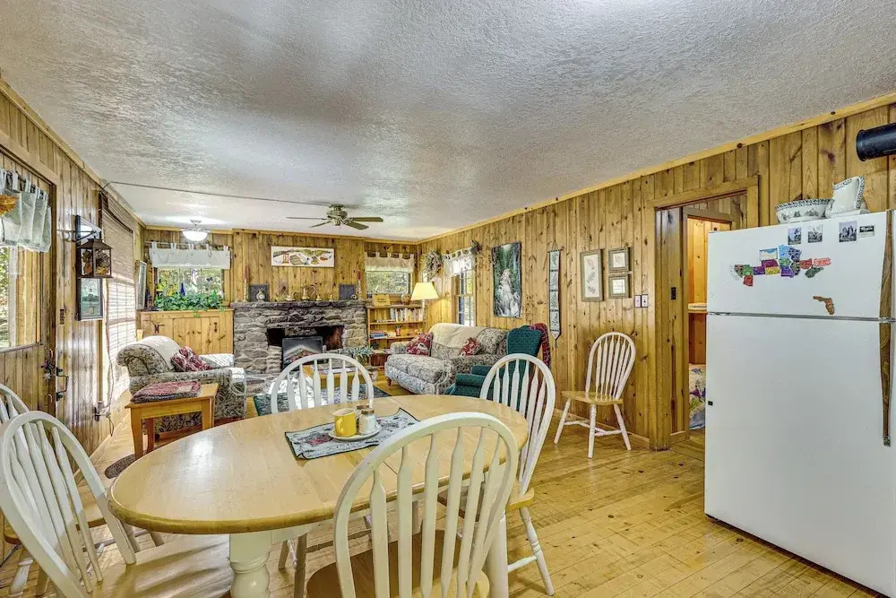 Historic Keystone Cabin Near Mount Rushmore!