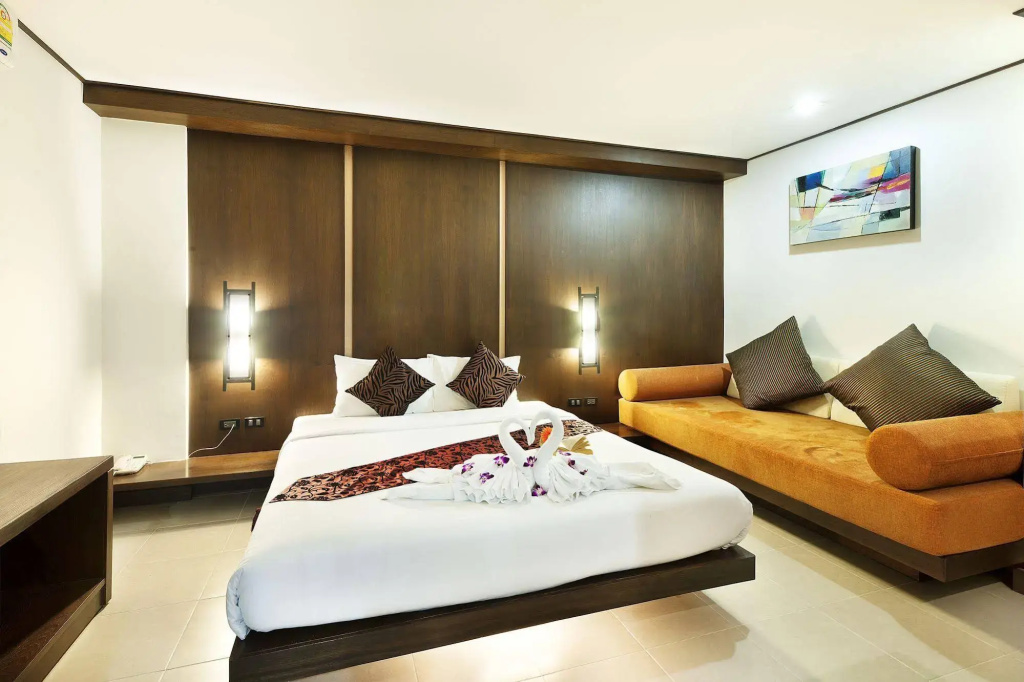 Ratana Hotel Chalong