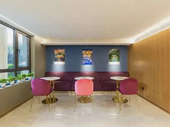 Super 8 Select Hotel (Beijing Bird's Nest Anli Road Subway Station)