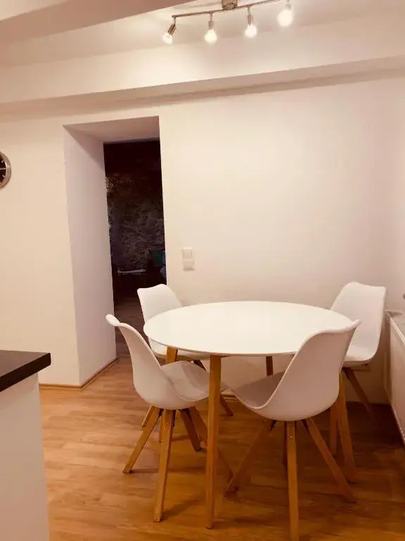 Felix Living 1, Modernes Apartment Fur 2 Personen, Innenstadt, Smart Tv, Parkplatz