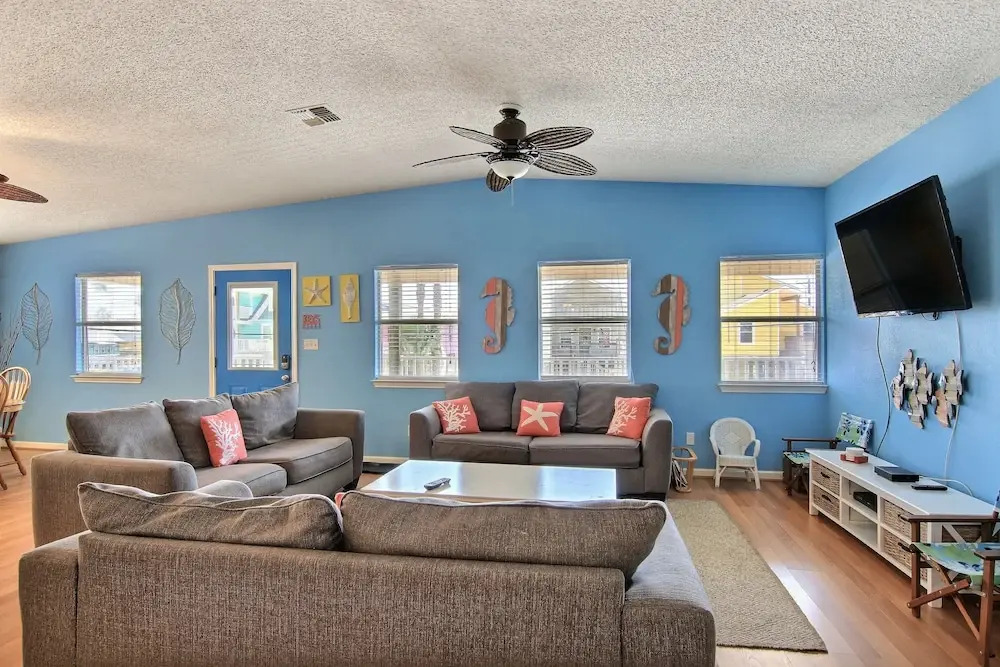 Quitcha Beach Inn 4 Bedrooms 2 Bathrooms Home