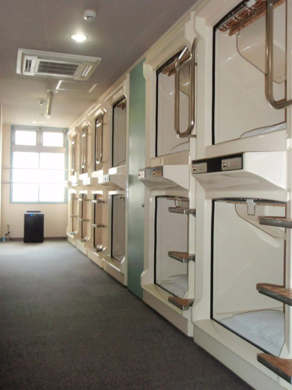 Capsule Hotel Kobe Sannomiya
