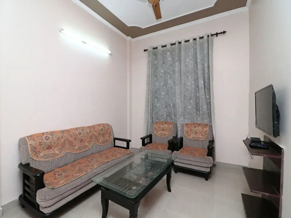 OYO 17064 Home Spacious 2BHK Naukuchiatal