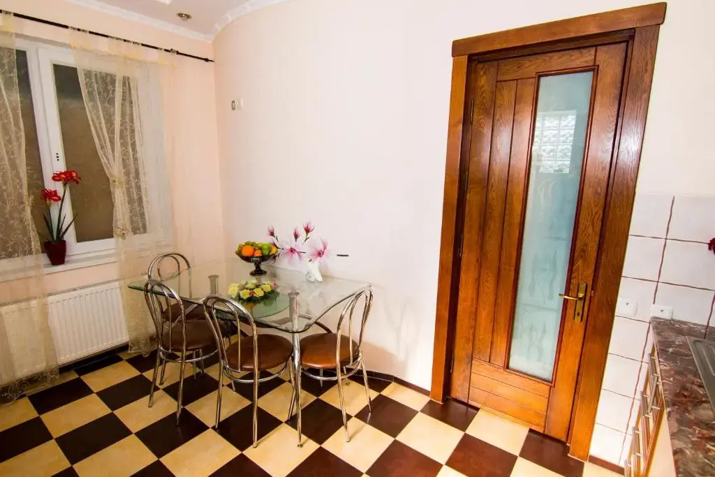 High-end 3BR Apartment - Private Garden, Terrace & BBQ