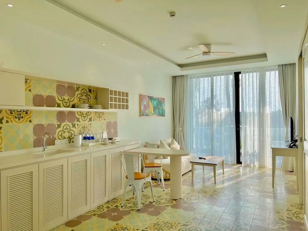 Moodhoian Riverside Resort & Spa